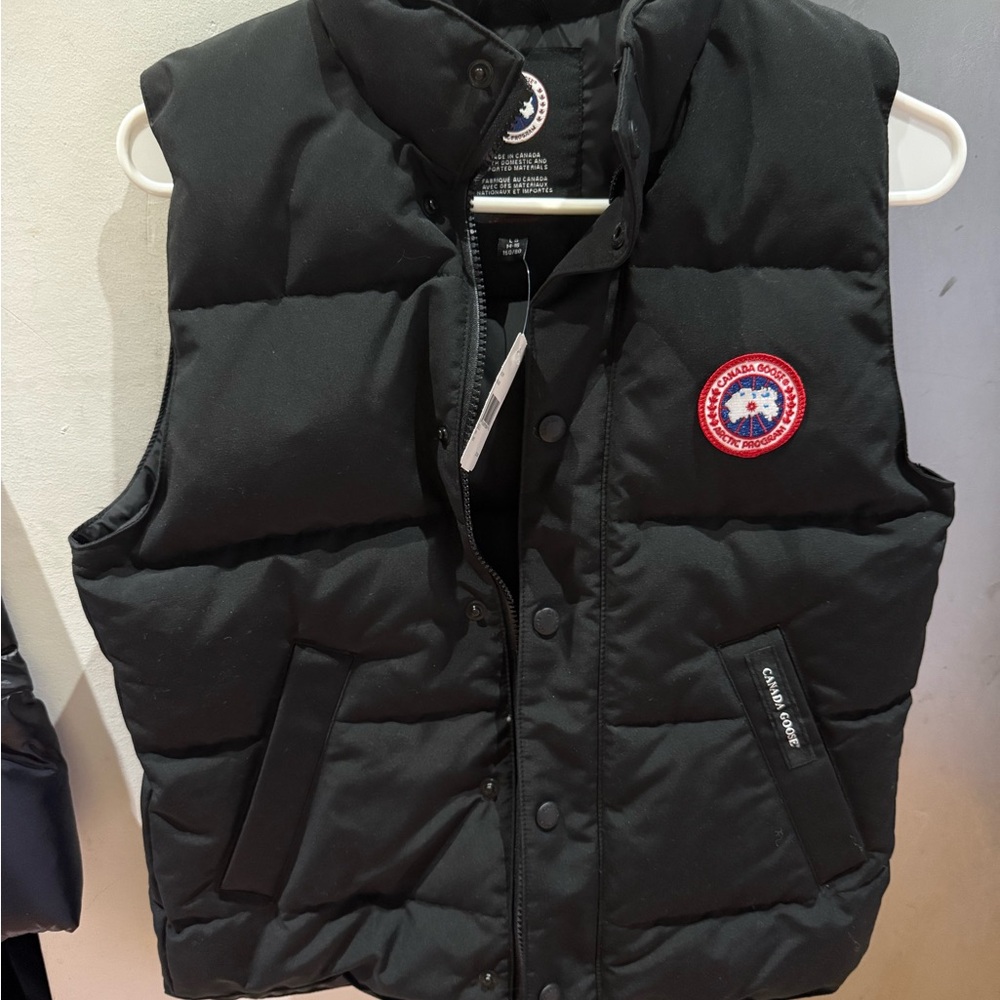 NWT Canada Goose Arctic Black Vest
